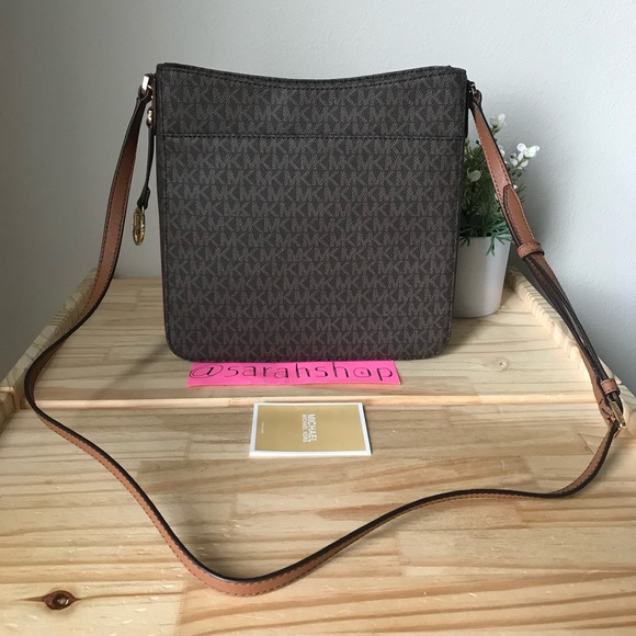 🌼Michael Kors Purse - Picture 2 of 11